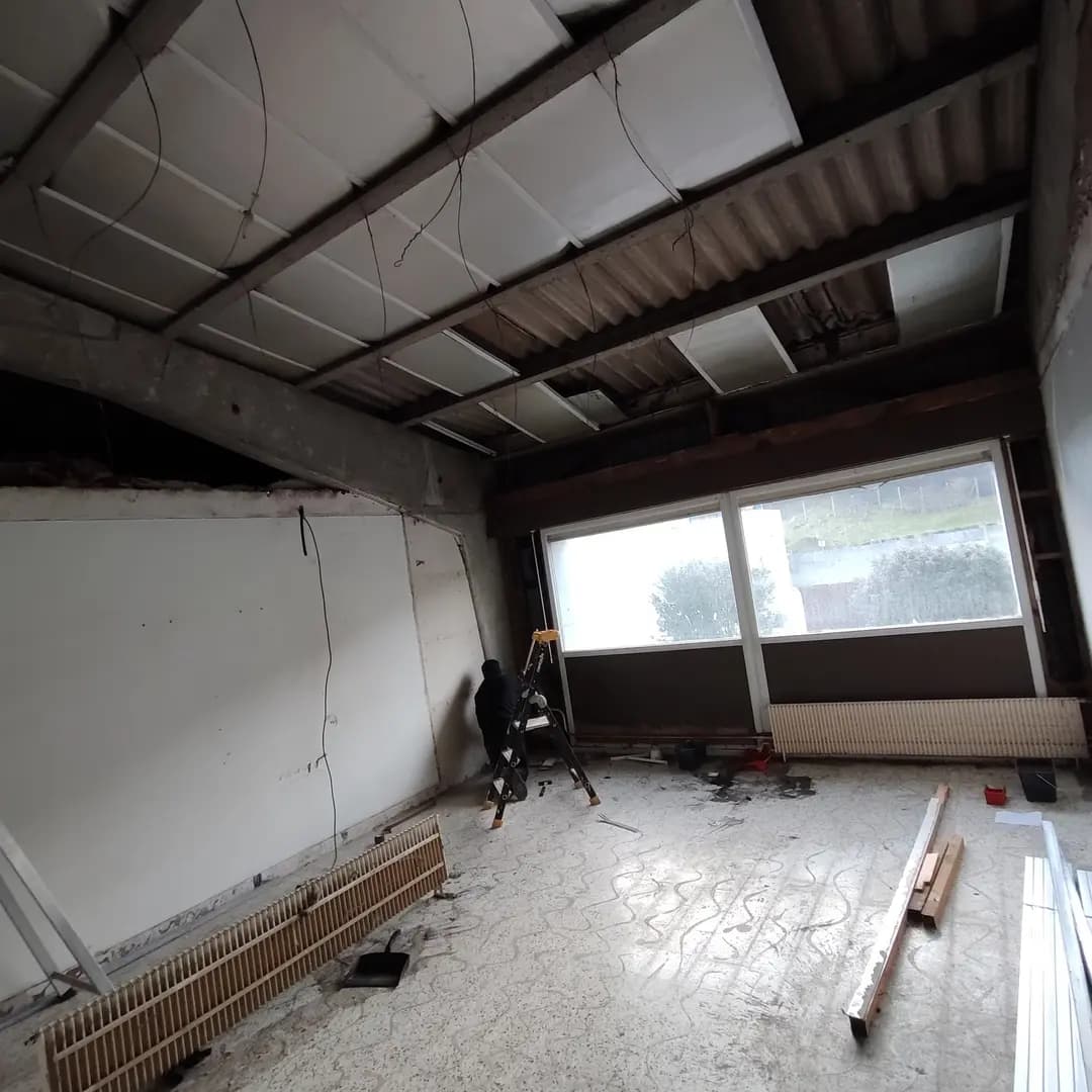 Plafond suspendu moderne avec éclairage