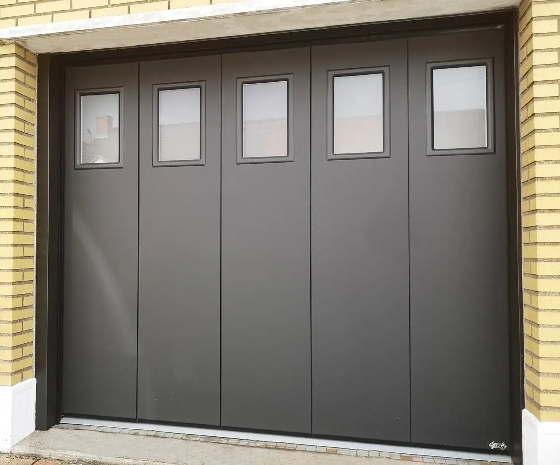 Porte de garage battante traditionnelle